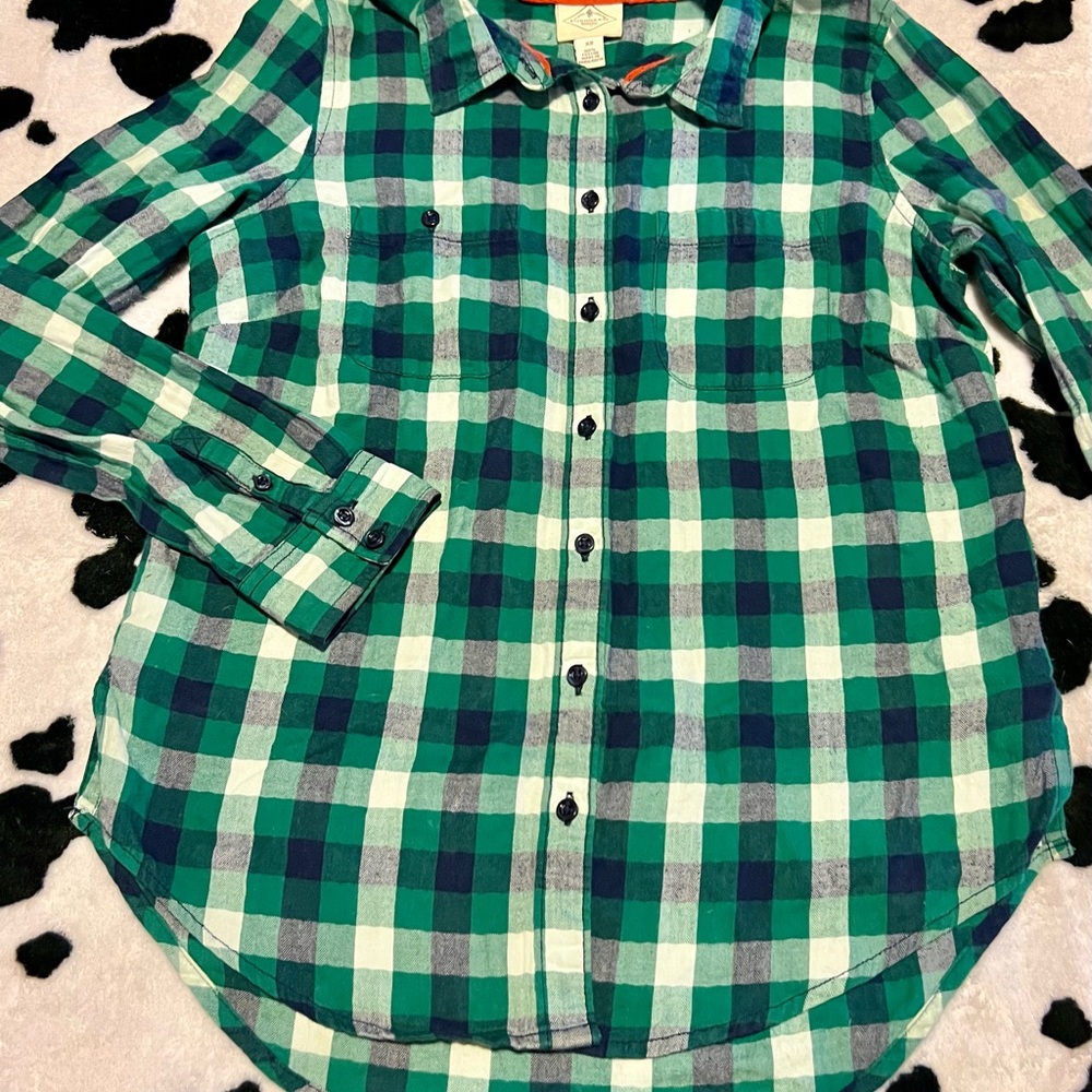 Green/Navy Long-sleeved button down women’s shirt